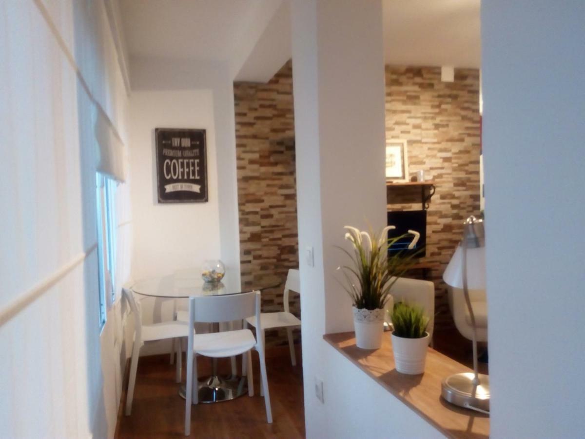 Apartment Triana To Sevilla Bagian luar foto