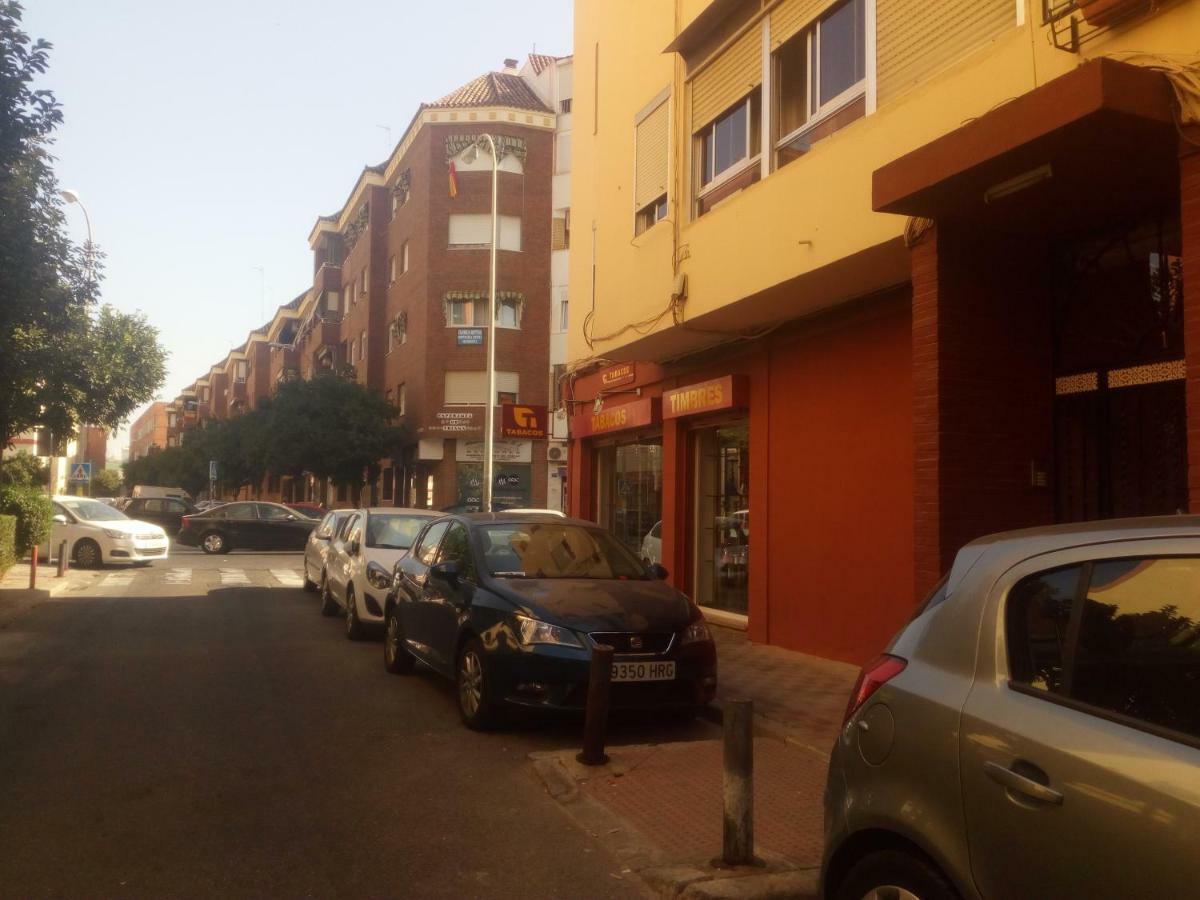 Apartment Triana To Sevilla Bagian luar foto